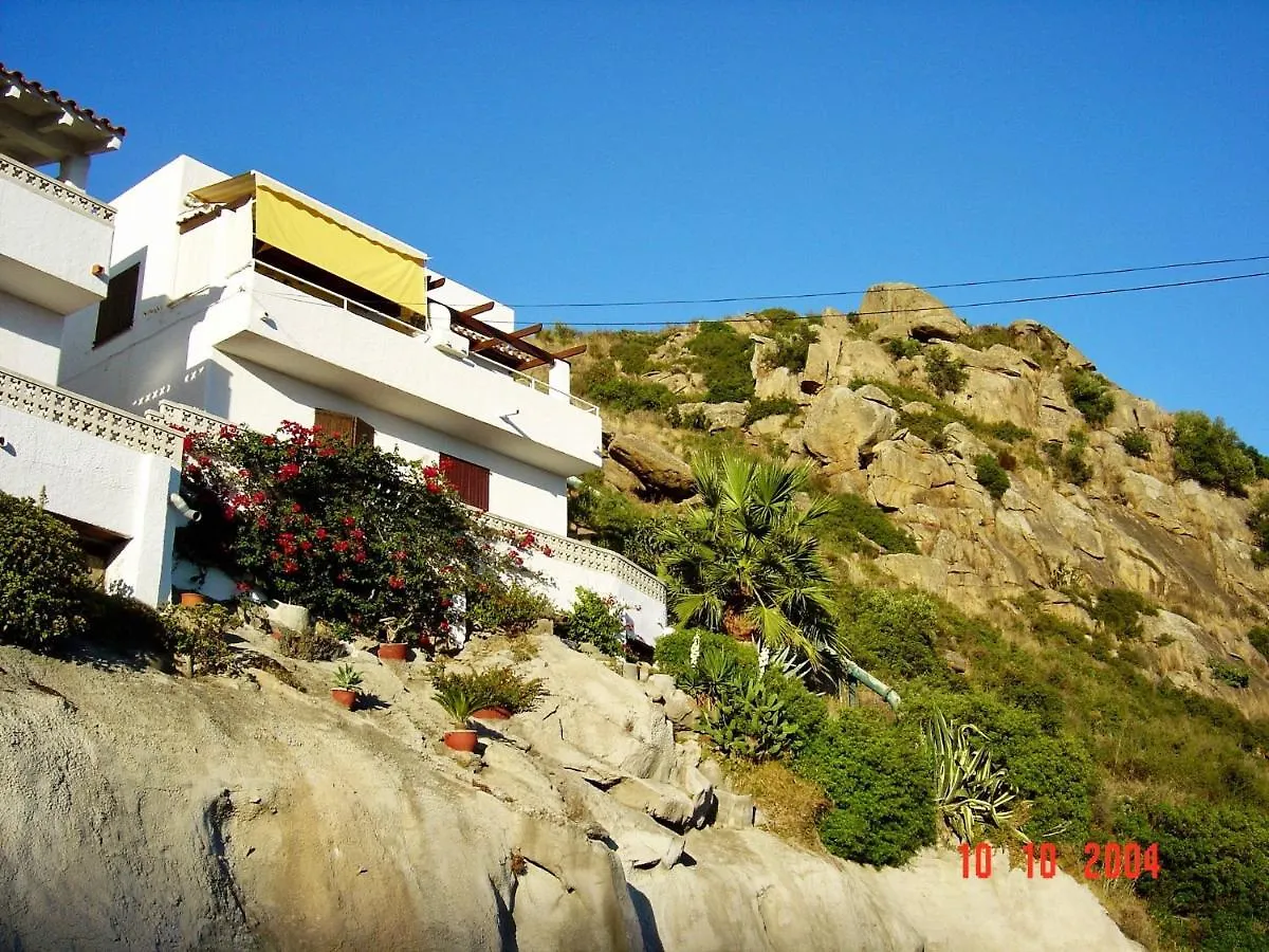 Villa Buraux III 로지즈 0*,